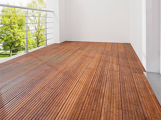 Anleitung: Balkonboden aus Holz verlegen